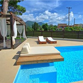 3 bedroom seaside villa with pool, Acharavi, sleeps 5